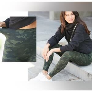 SPANX Women's Army Green Camo High Waisted Look At Me Now Leggings Sz M